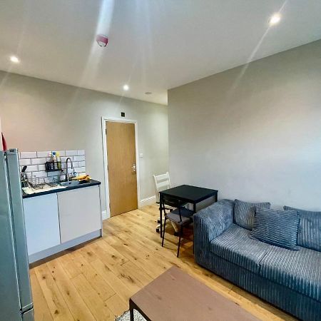 Cosy 1 Bedroom Flat! London Eksteriør bilde