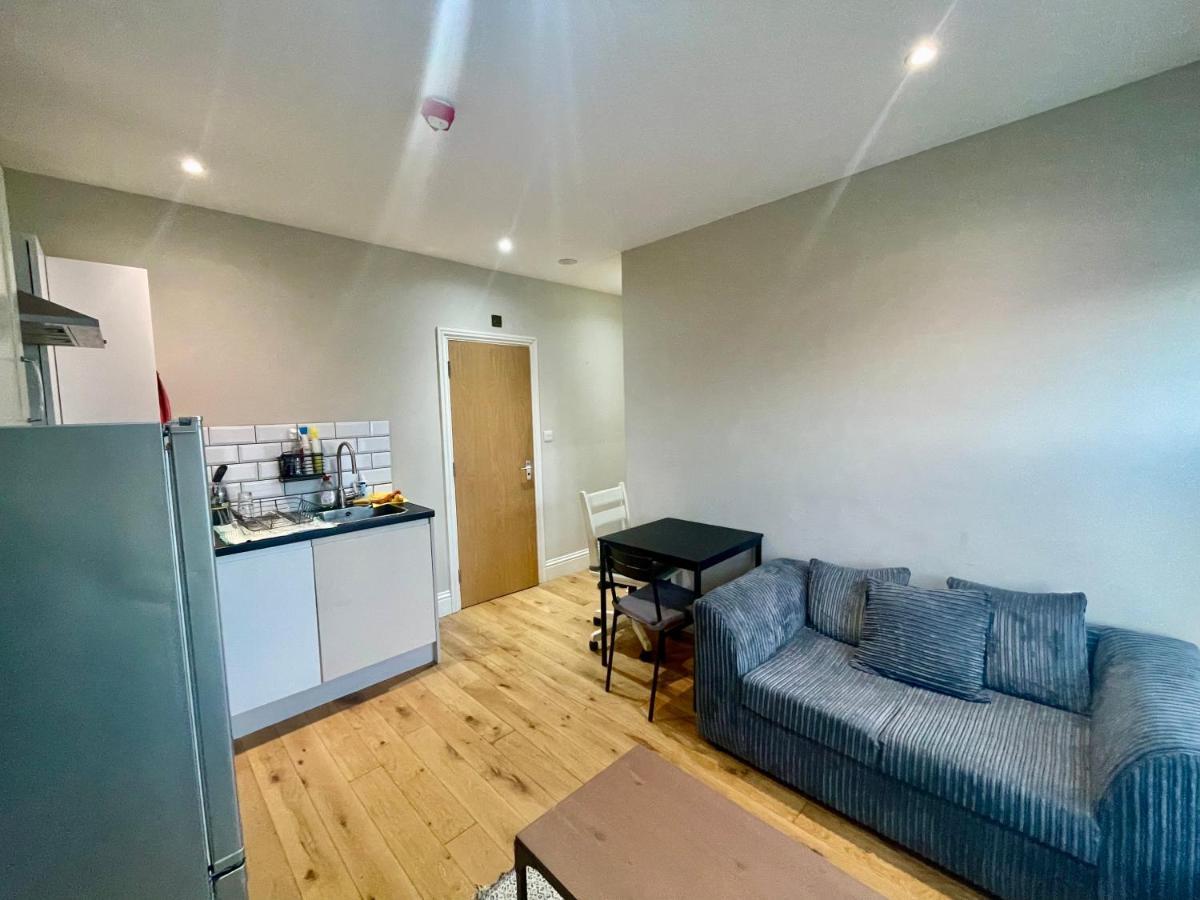 Cosy 1 Bedroom Flat! London Eksteriør bilde